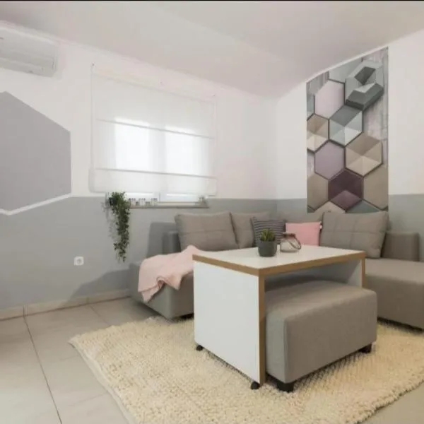 Jela Apartments, hotel in Vrsi