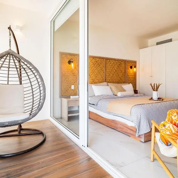 Casa Flor- Opulent, Secure, Serene Central Cabo Condo, Pool Views!: Cabo San Lucas şehrinde bir otel