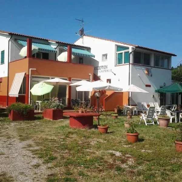 Hotel Rustichello, hotel v mestu Marina di Campo