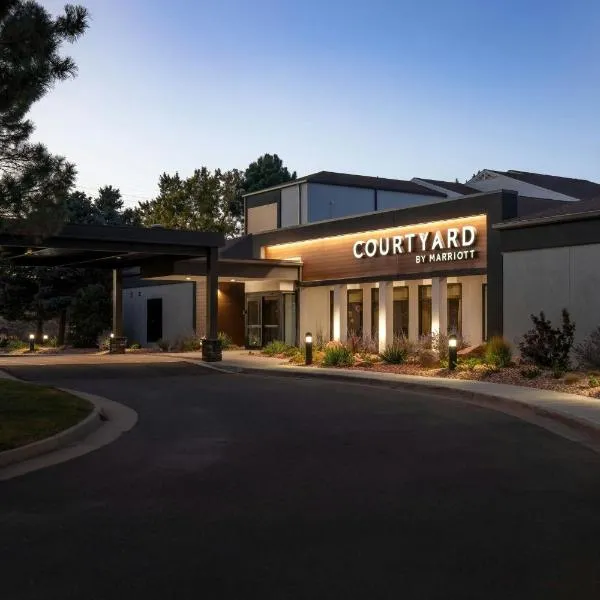 Courtyard by Marriott Denver Central Park, hotel in Denver