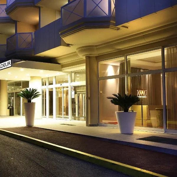 AC Hotel by Marriott Ambassadeur Antibes - Juan Les Pins – hotel w mieście Juan-les-Pins