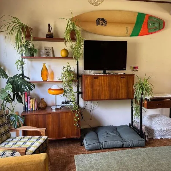 Golden Days Shack in Jan Juc, Great For Surfers, Family-Friendly, 4-Min Walk to Beach, hotel i Torquay