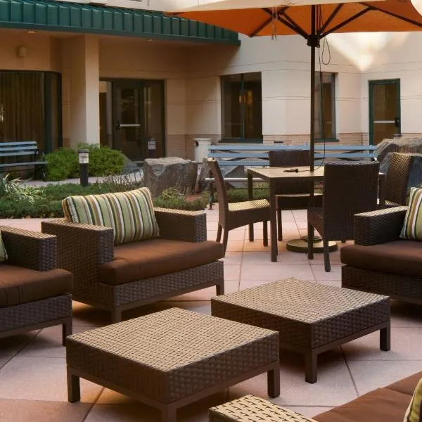 Courtyard By Marriott Jersey City Newport: Jersey City şehrinde bir otel