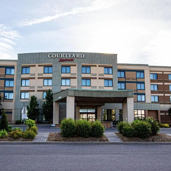 Courtyard by Marriott Kingston Highway 401, hotel v destinaci Kingston