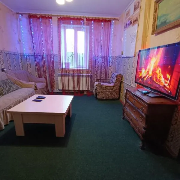 Трехкомнатная квартира улица Большая Морская 57, hotelli kohteessa Nikolajev