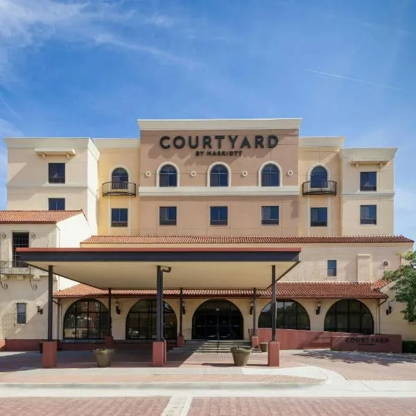 Courtyard by Marriott Wichita at Old Town, hotel in Wichita