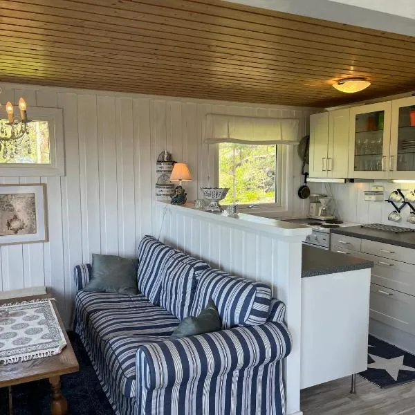 Lys og koselig hytte med flott utsikt og masse sol, hotel en Fredrikstad