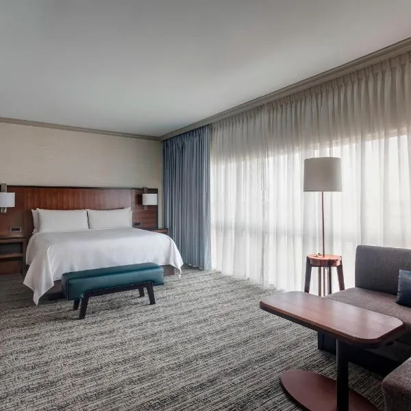 Houston Airport Marriott at Bush Intercontinental - photo 2