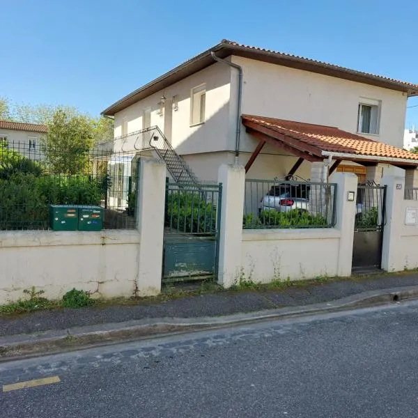 Jardin Dangla "Classé de tourisme 3 étoiles ", ξενοδοχείο σε Αζάν