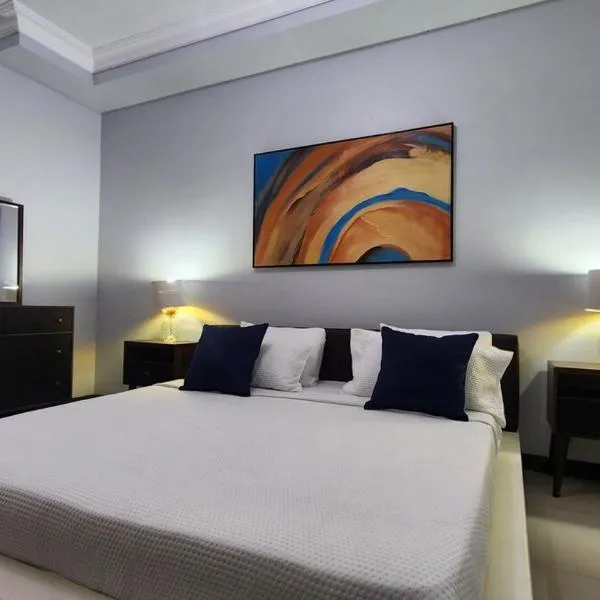 Luxury 2-Bedroom Suite adjacent AC Marriott Hotel New Kingston, hotel v destinaci Kingston