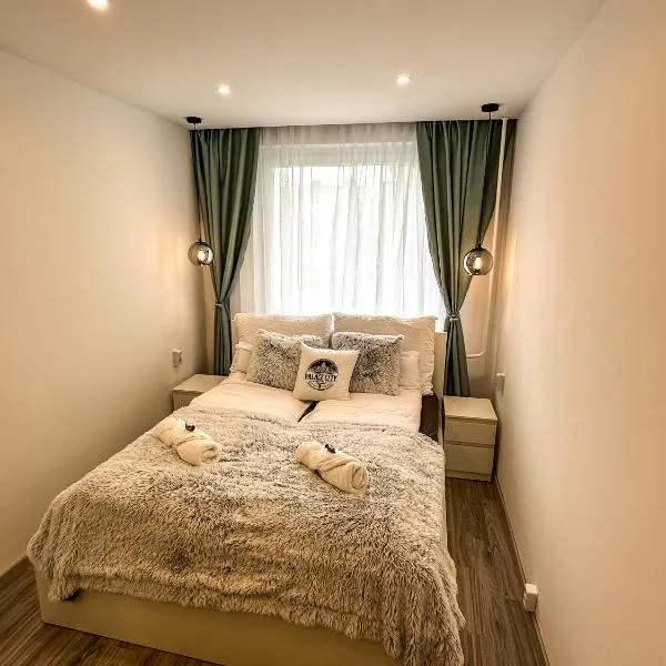 Palace City Apartman,T8, AC, Klima, hotel v destinaci Székesfehérvár