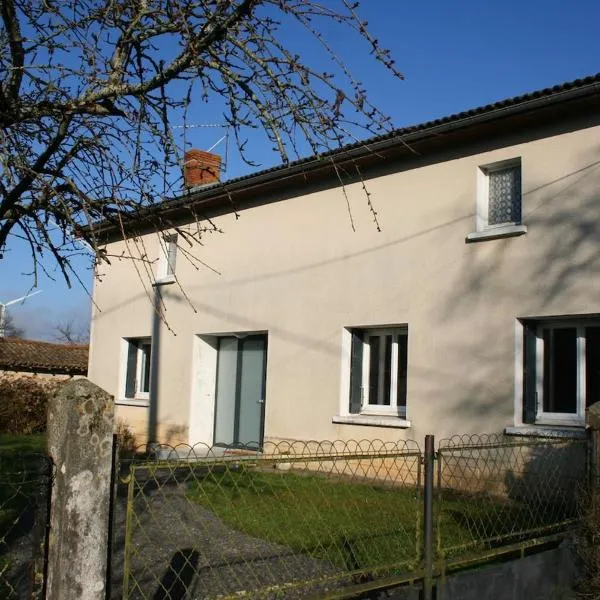 Location des longères, hotel v destinaci Brux