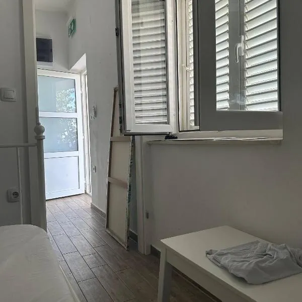 Perfect apartment in nature park, hotell i Lukovo Šugarje