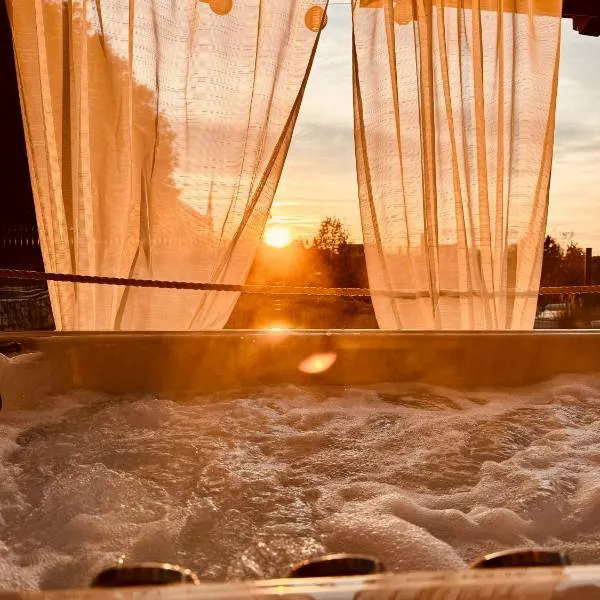 Holiday House Sunset Spa, hotel in Šentjernej