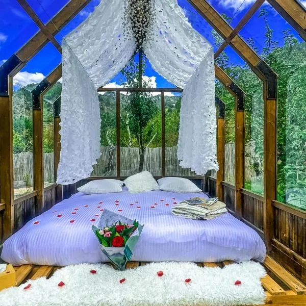 Chalet en verre sous une pluie étoilée, hotel v destinaci Lantosque