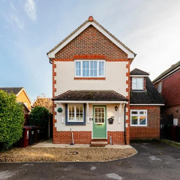 Chichester retreat house with free parking, hotel in Chichester