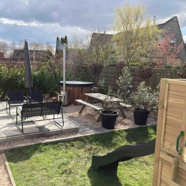 Het Steven van Grou - luxury wellness house with hot tub, hotel en Grou