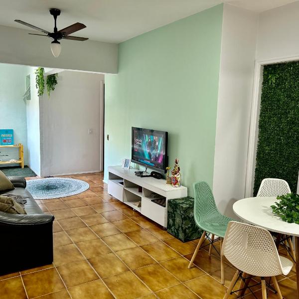 Apt com piscina na praia da enseada Guaruja