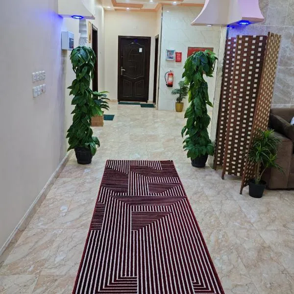 شقة فاخرة بغرفة نوم وصالة تلفزيون，位于雷伊斯的酒店