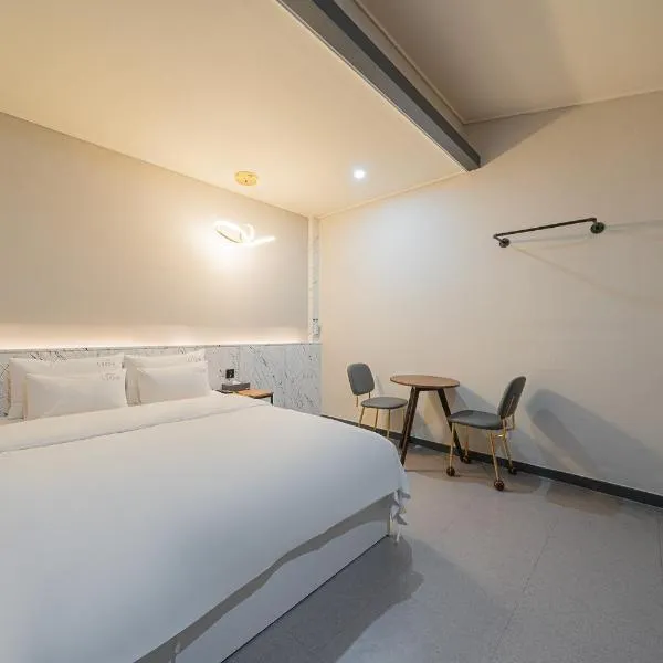 Hotel Lion, hotel v destinaci Čchongdžu