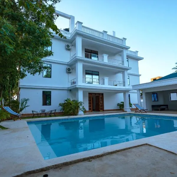 Diani Luxe Villa, hotel in Mombasa