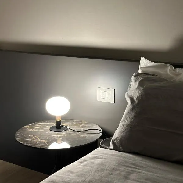 LUXURY SUITE MILAN FAIR Rho Fiera MILANO, hotel in Pero