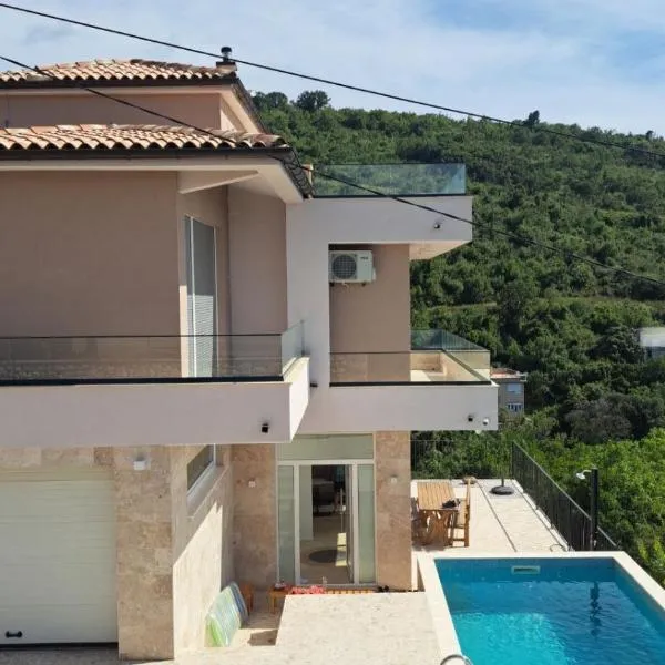 Sweet Sea Villa, hotel v destinaci Utjeha