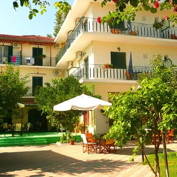 Des Roses Hotel、プラタニアスのホテル