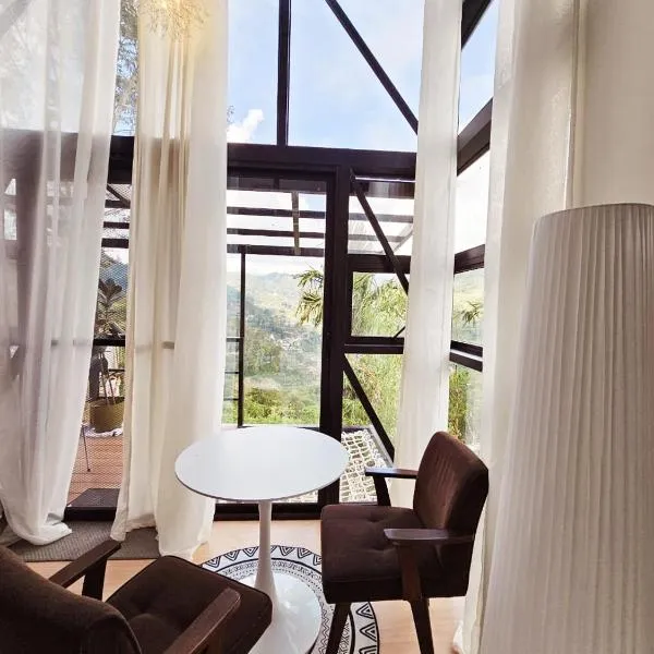 Banaue Glass Cabins, hotel v destinaci Banaue