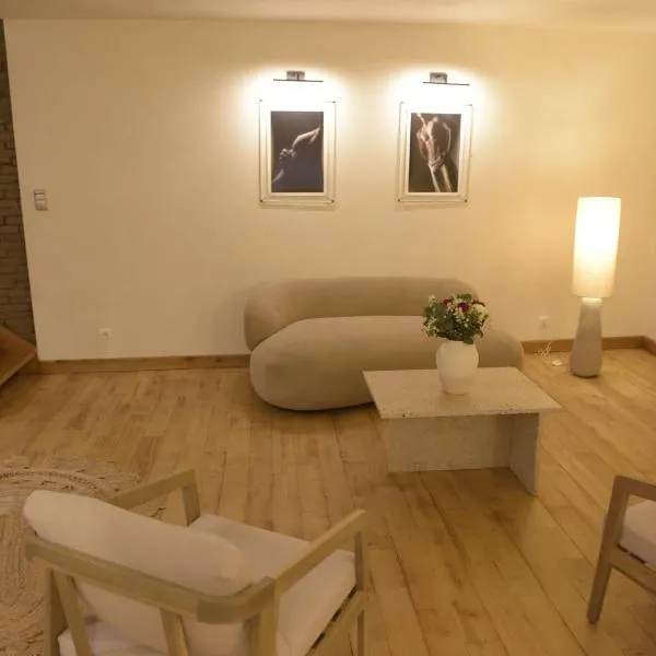 Superbe appartement loveroom avec balnéo Dolce notte, ξενοδοχείο σε Carbonne