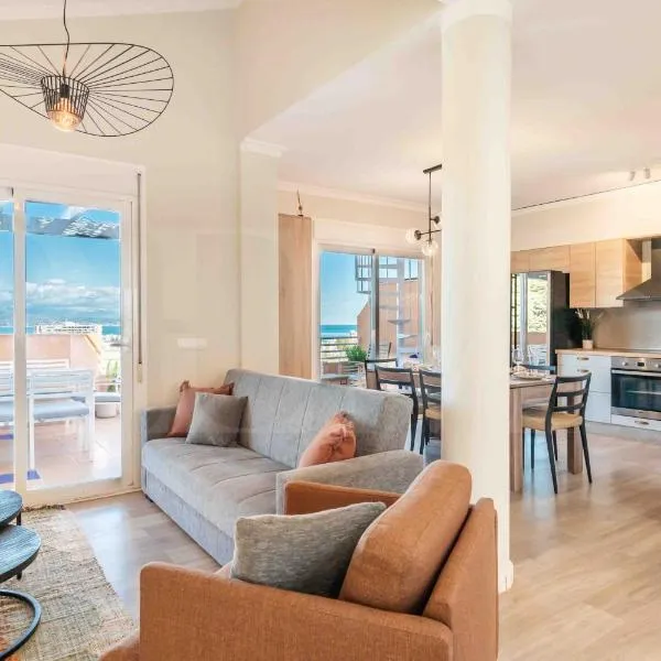 Premium villa with private pool & garden by REMS, hotel en Torremolinos