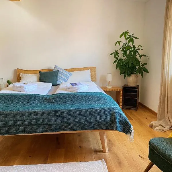 Gasthaus Canow, hotel v destinaci Wustrow
