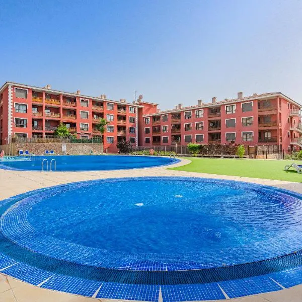 Bright & Modern Apartment in Palm Mar with Terrace AC and Swimming pool, hotel en Palm-Mar