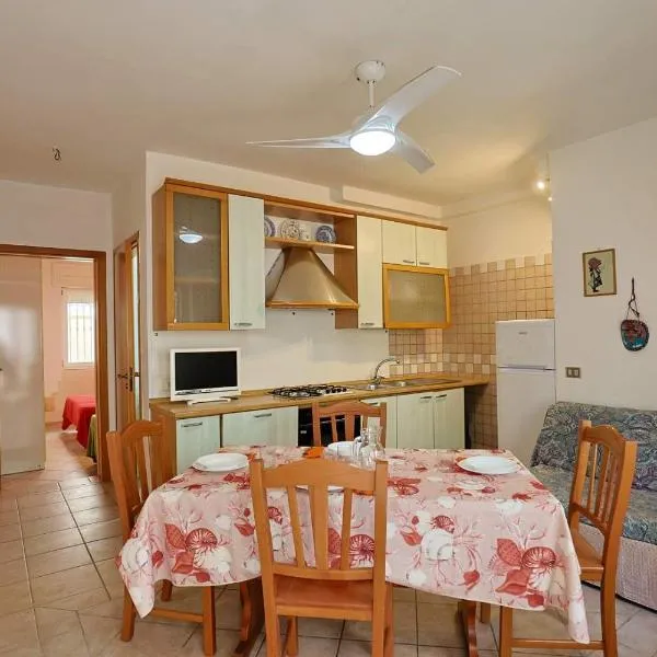 Casa Laura 4 a soli 20 mt dalla spiaggia di San Pietro in Bevagna, hotel in San Pietro in Bevagna