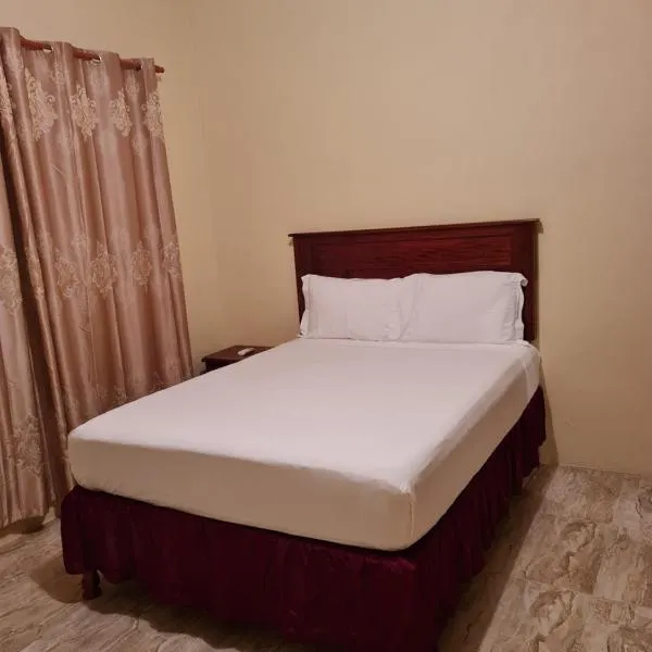 Paradise place grande hotel rooms, hotel in Cave Hill