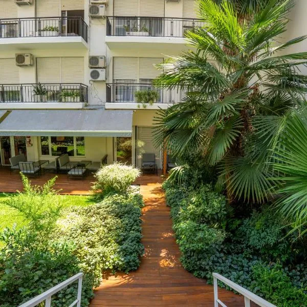 Aparthotel Trianon Recoleta, hotel v Buenos Aires