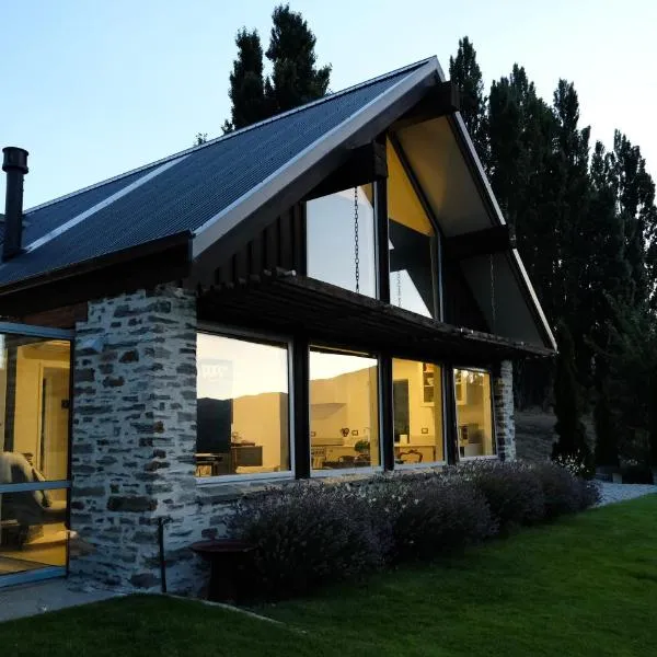 Bannock Brae Vineyard Cottage, hotel in Cromwell