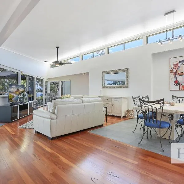 Karinyah, hotel sa Summerland Point