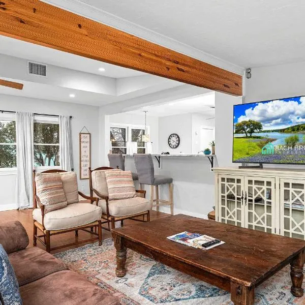 Pine Street House - Close to Main, Hotel in Fredericksburg