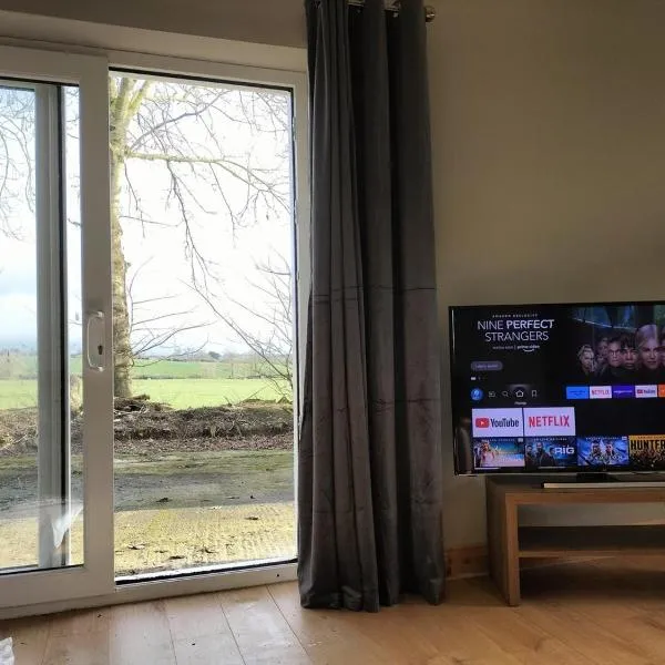 Ballyhoura Country Retreat 1 Bedroom Apartment, khách sạn ở Kildorrery