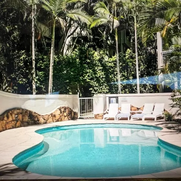 Carramah Noosa Heads Private Noosa Blue Apartment Pool, Quiet Location, Walk to Hastings, hotel v destinaci Noosa Heads