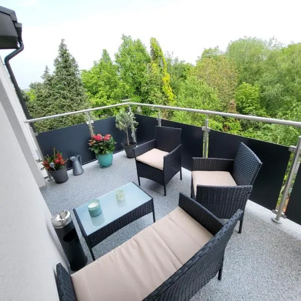 Neubau Apartment mit Küche, Netflix in der Nähe von Aachen, hotel in Alsdorf