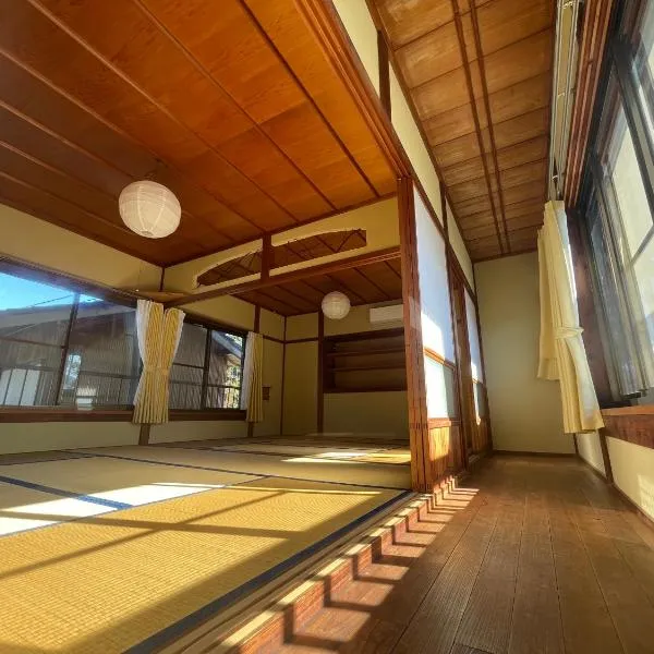 NAMIOTO Kumano-Kodo Beachfront Rental House, hotel v destinaci Kumano