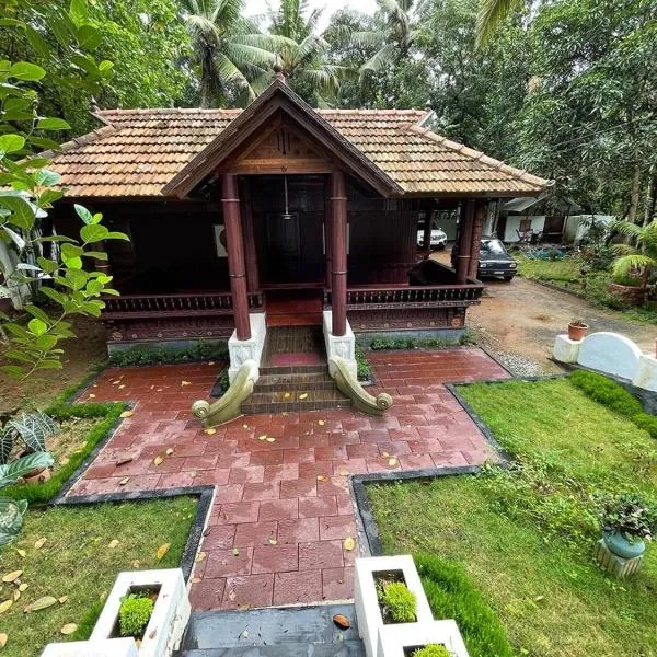 Kerala Heritage Home - Periya Veedu, hotel v destinaci Neyyāttinkara