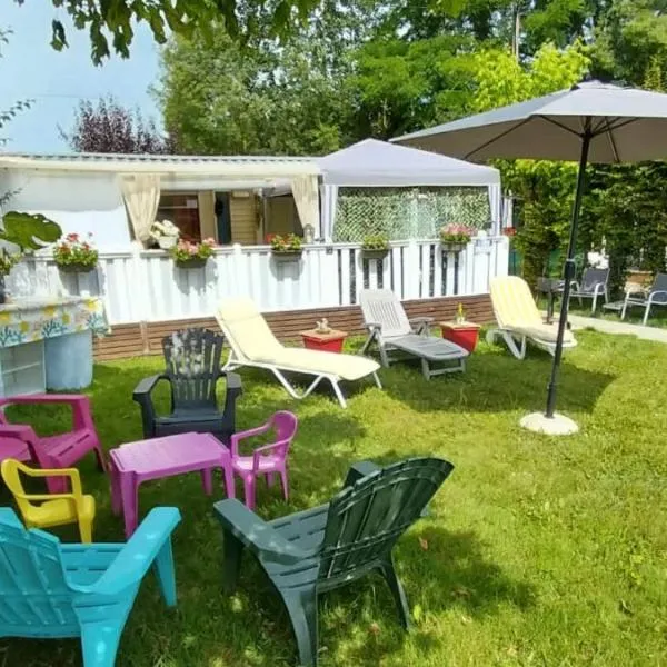 MOBILHOME CLIMATISÉ 3 ch LAC DE LOUGRATTE，Lougratte的飯店