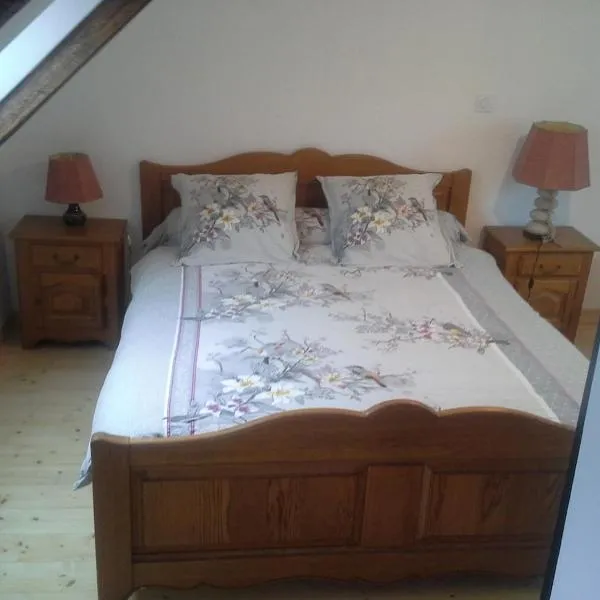 Gîte saint Germain, hotel v destinaci Glomel