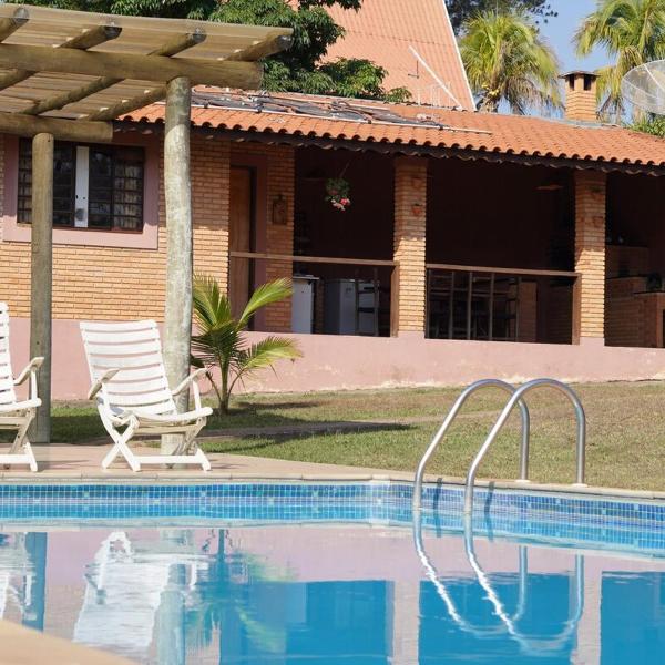 Chalé Madeira Proximo ao thermas Churrasqueira, Ar e Piscina - Foto 4