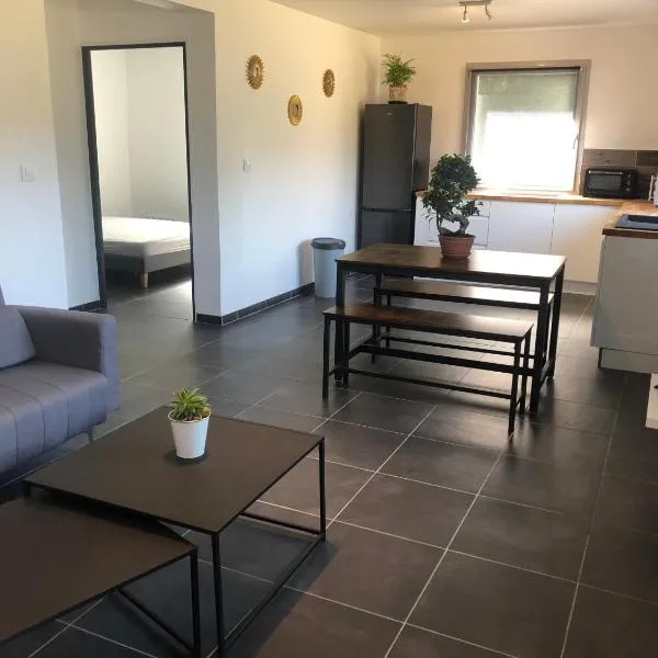 Belle Appartement avec jardin clos à 5 minutes de la plage, hotel v destinácii Neufchâtel-Hardelot