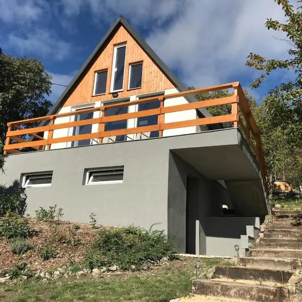 Panorama Wooden Cabin - Hot Tub, hotel v destinaci Szentendre