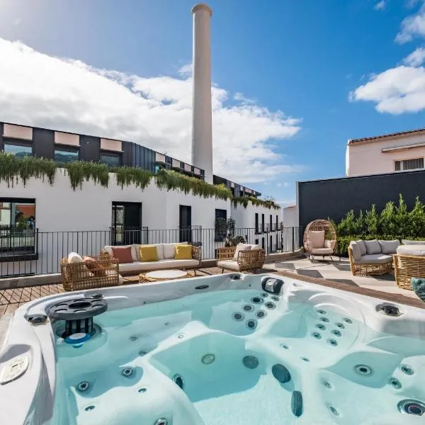 Luxury Rooftop Jacuzzi Penthouse at Savoy Insular, hótel í Funchal